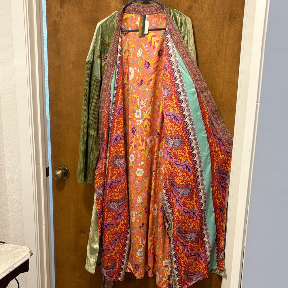 474. Aratta Embroidered Green Velvet & Knit Open Cardigan - Picture 4 of 5